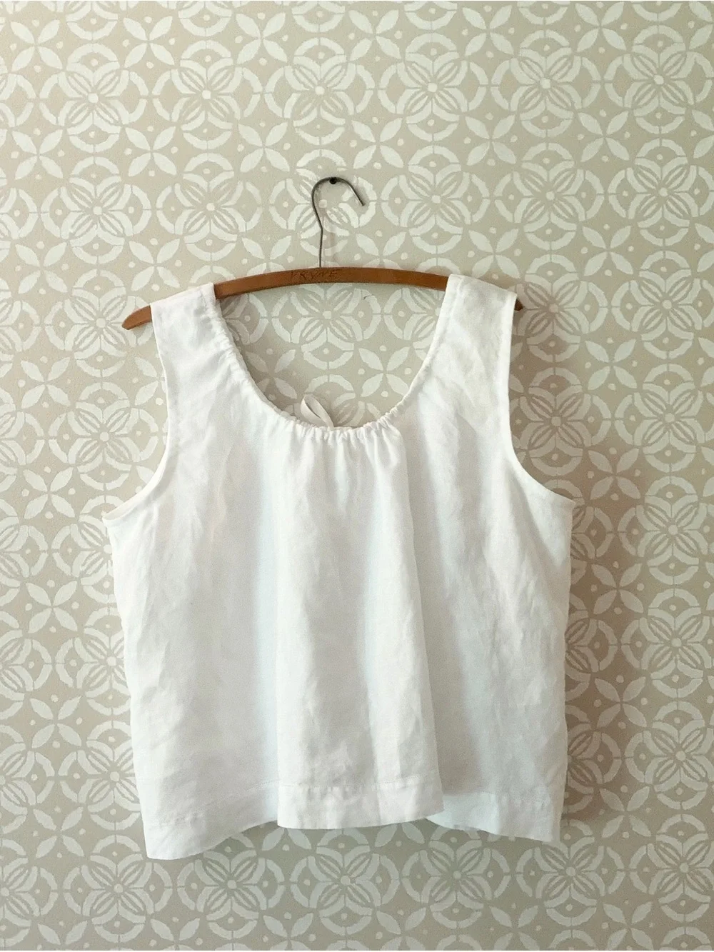 Women's White Sleeveless Scoop Neck Tank - Picture 4 of 4